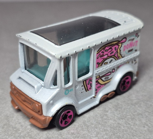 Hot wheels bread box donut - hot,